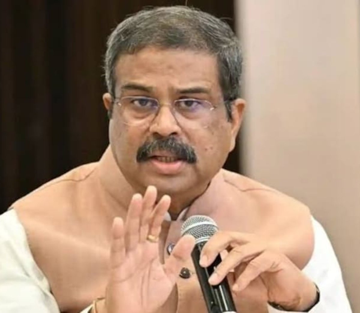 ambedkariteIND's tweet photo. Dharmendra Pradhan has resigned, India Won, Jai Bhim ✊ https://t.co/NlDTxqdcAV