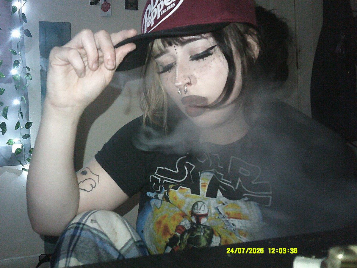 strvingpuppi's tweet photo. pics i took tn aye #weedtwt #420twt #zatwt #budtwt #photoshoot https://t.co/gEWFPG9fej