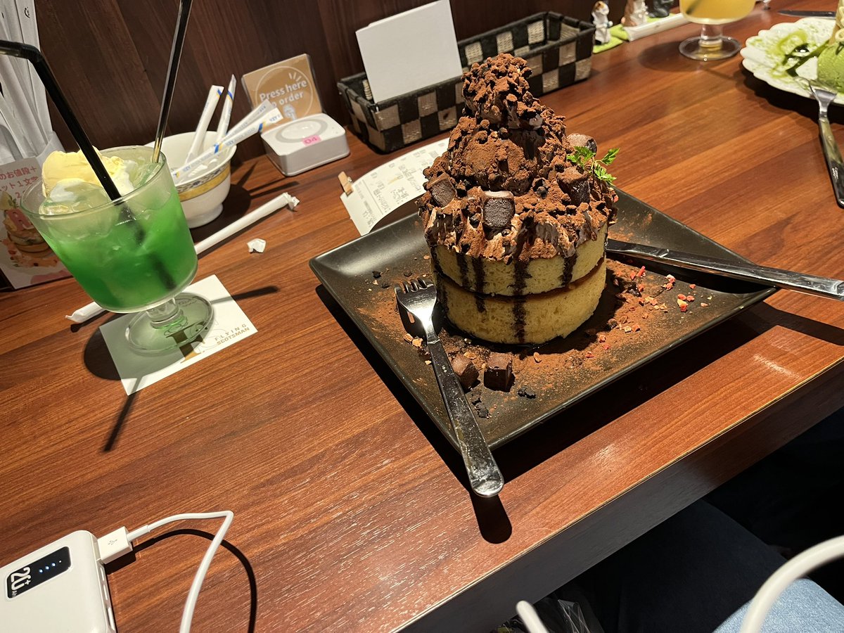 bellingal's tweet photo. 今日の昼に食べた奴
あまりにも甘くて重い https://t.co/MlmJatg45D