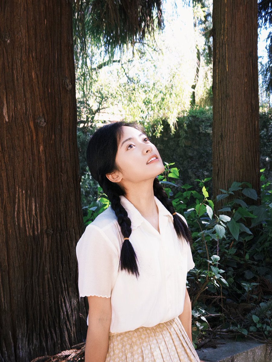 archiveshenyue's tweet photo. Studio Shen Yue weibo update for #TheDecisiveMoment premiere ✨

“The 1970 set, the sunshine is just right, Wang Huier The strength is just right.”

#ShenYue #沈月 https://t.co/ju69TRPMvs