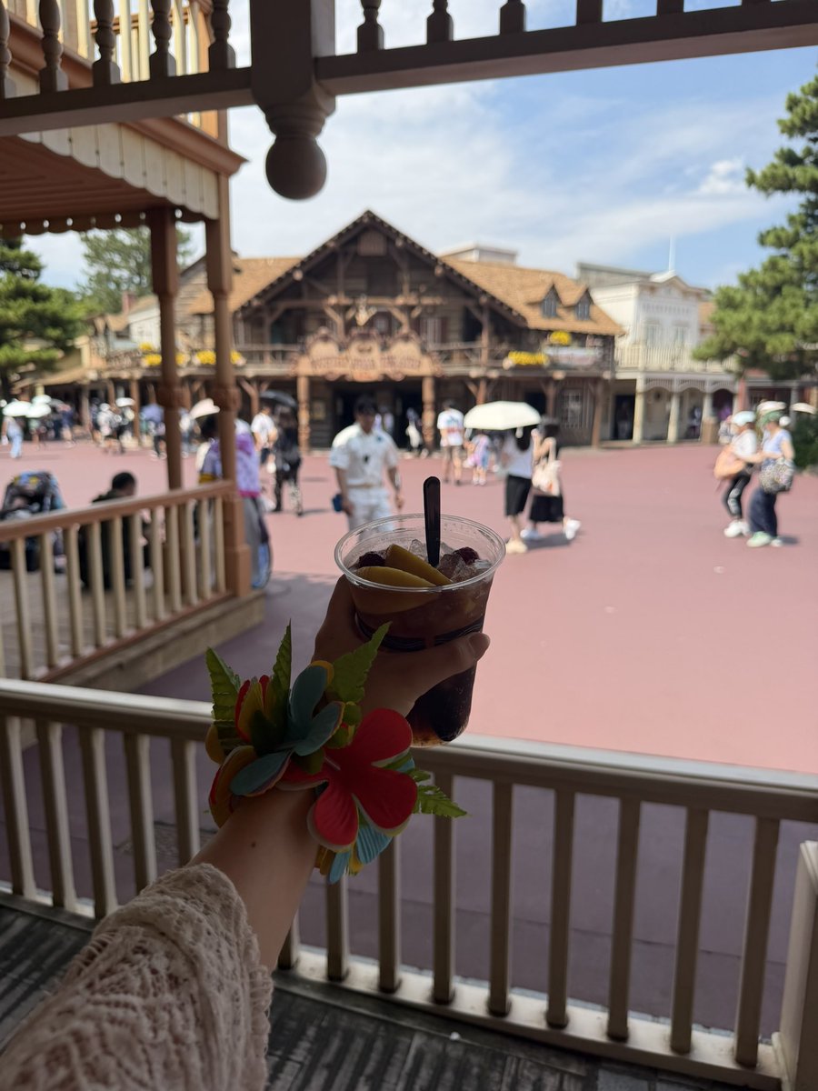 hbk_25o7_'s tweet photo. 響、お酒デビュー😚
風船飛ばなかった https://t.co/XtMacu5Uw0