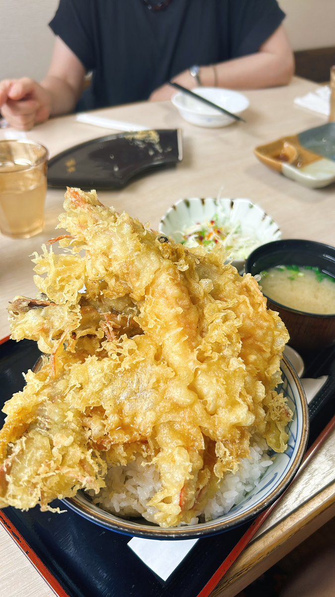 N_Boy04's tweet photo. @JIMIchaaa 俺食べたの海老天丼だったけど美味しすぎた https://t.co/jcE9ePo1q7