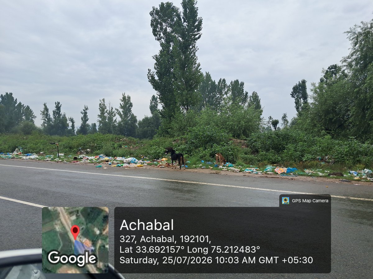 trashtalkmk1's tweet photo. 📍 Road to Achabal Garden
Another road. Same story.
When garbage appears at multiple locations, it's no longer an isolated pile—it's a problem that needs a systematic solution. https://t.co/3deMzzR140