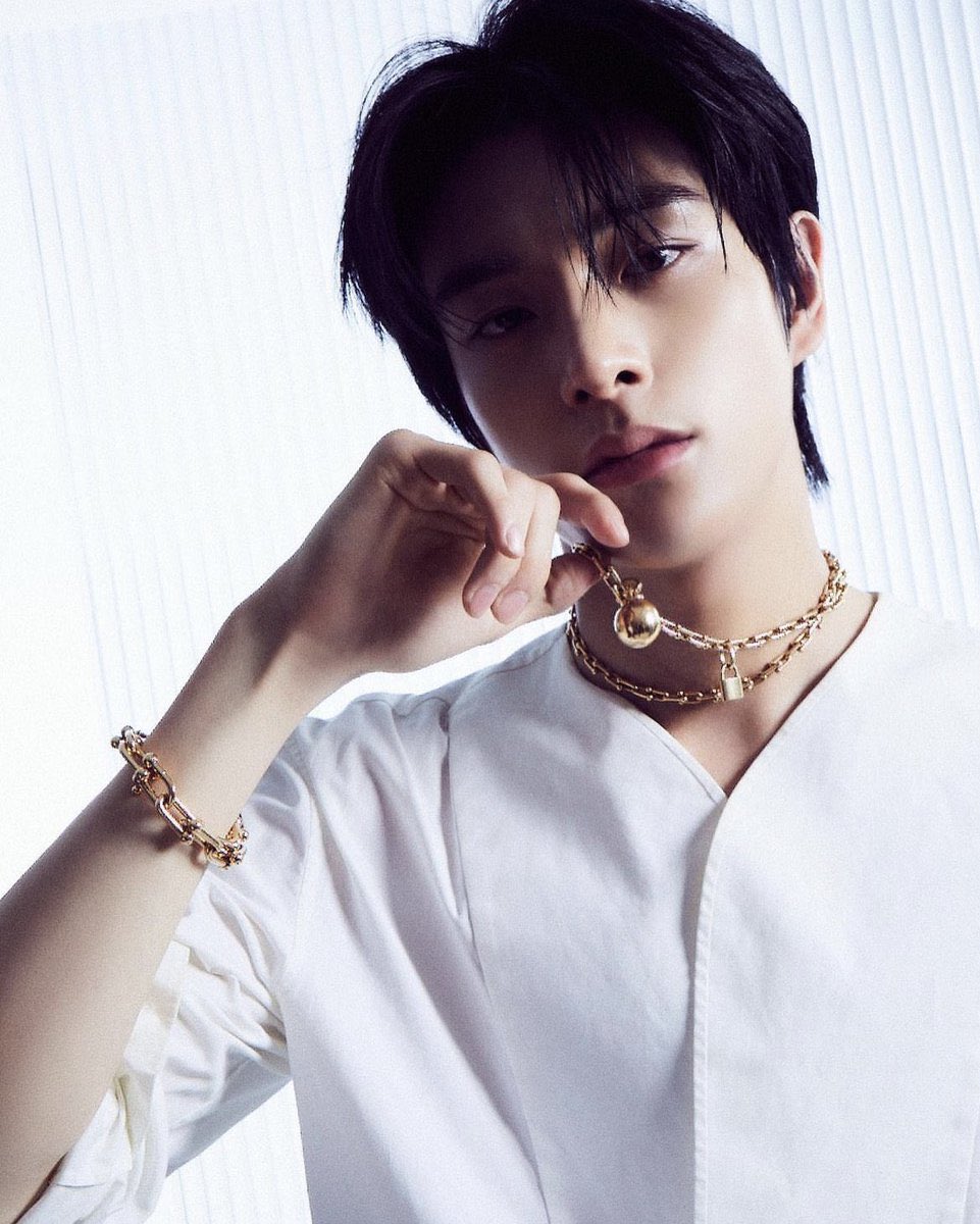 zvnijkS2's tweet photo. 주얼리 광고할때마다 대존예됨 https://t.co/ws6CYFGWuT
