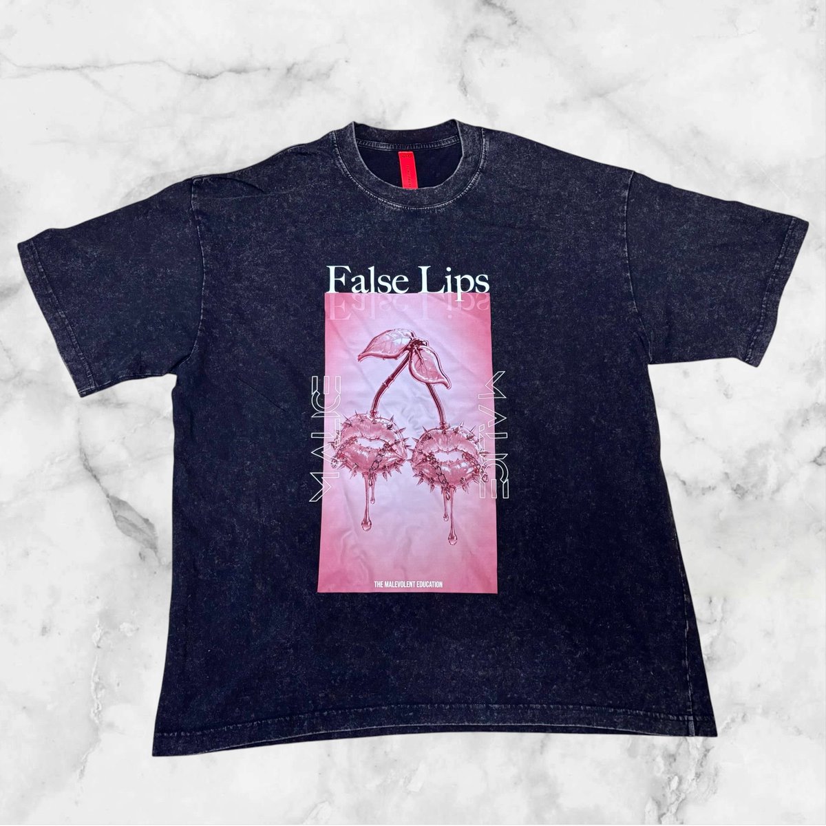 TM_EDUCATION18's tweet photo. TME Distressed Tee (purple , black)
12,000-

ヴィンテージ加工のオリジナルボディから2色展開
個人的にはパープルが新鮮で気に入ってます
オリジナルボディにフルカラーなんて好きを詰められるのがバンドグッズ違うところ。
至高。

MZK https://t.co/91UzUoqB7L