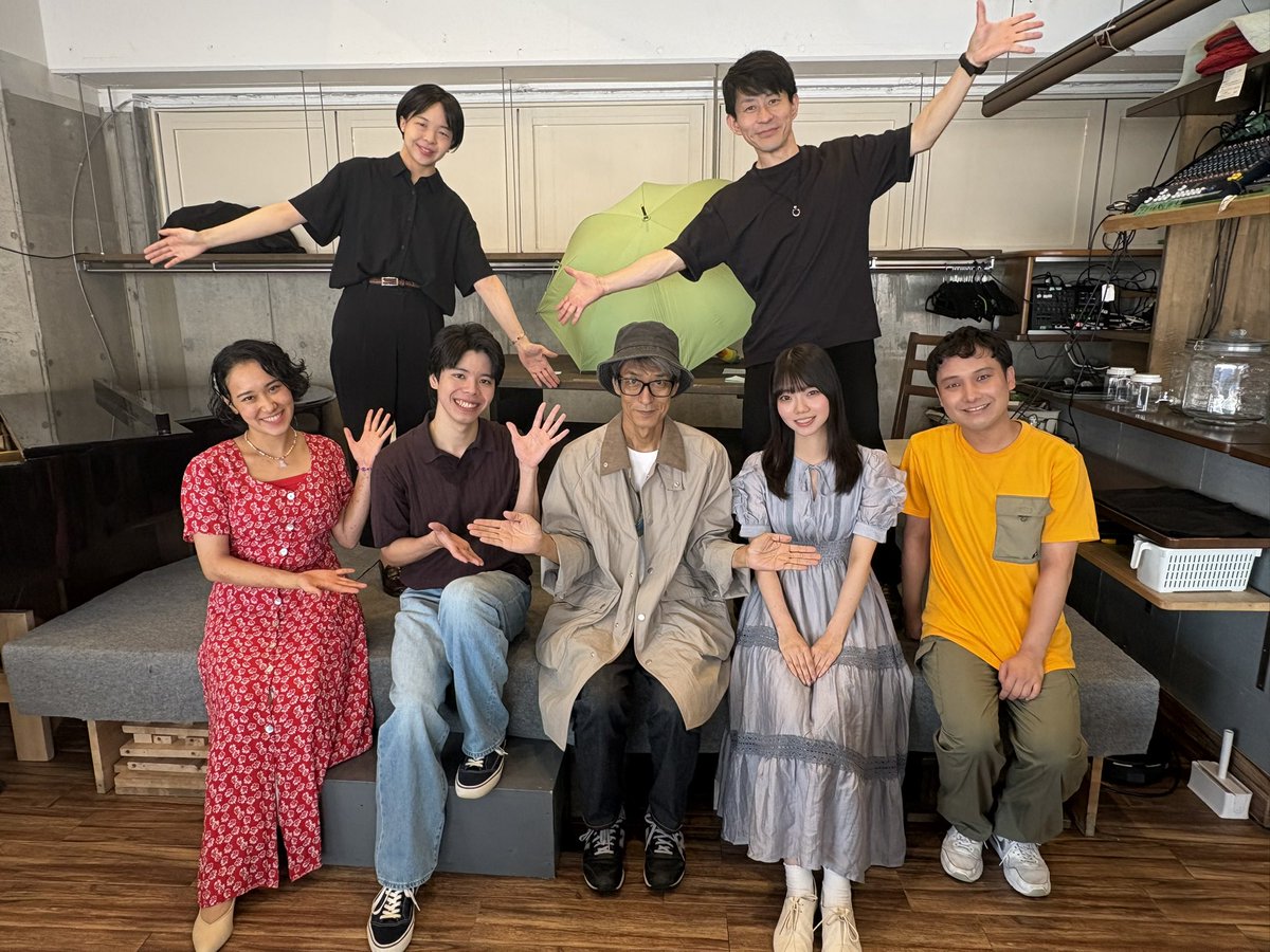matijoursoi's tweet photo. #朝ミュ
「僕と彼女と物憂げな傘」7/25(土)公演☀️
沢山のご来店ありがとうございました！！
僕役の松岡さん、女優役の辰巳さん
朝ミュデビュー‼️
＆朝ミュ通算100公演目のおめでたい感謝の朝でした✨✨
ゲスト川口竜也さんとともに
明日もご来店お待ちしております♪
引き続き素敵な一日を！
#僕カノ傘 https://t.co/zhhETO4BUr