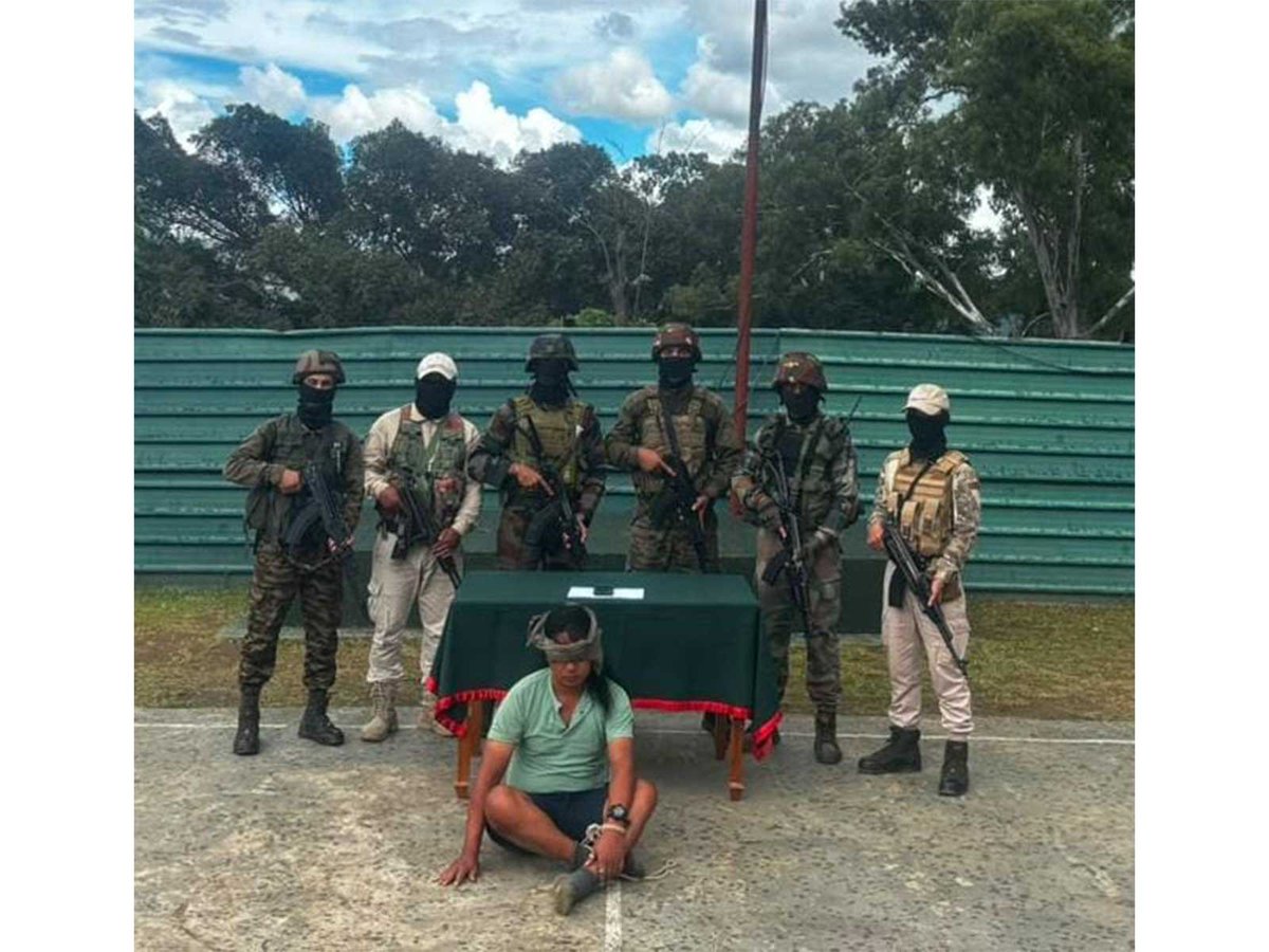 ReporterRimli's tweet photo. Major breakthrough in Manipur's counter-insurgency operations.

In a coordinated joint operation, the Indian Army, Assam Rifles & Manipur Police apprehended a senior United Kuki National Army (UKNA) cadre, reportedly the outfit's self-styled Finance Secretary, from Churachandpur district.

A significant step towards dismantling insurgent networks, curbing extortion & strengthening peace, stability & the rule of law in the region. 

#Manipur #NortheastIndia #IndianArmy #AssamRifles #ManipurPolice #CounterInsurgency #NationalSecurity #India 

@PTI_News @PIB_India @ANI @the_hindu @IndianExpres @narcoticsbureau @ncbmanas @AmitShah @RahulGandhi @YKhemchandSingh @NBirenSingh