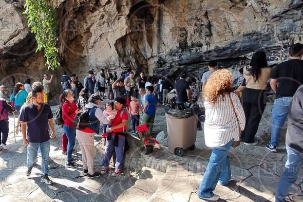 GARCIPAVON's tweet photo. 🛑 #Importante| Alertan sobre secuestros de turistas en las grutas de #Cacahuamilpa; nuevo modus operandi de la #FamiliaMichoacana
▪️Una familia de Morelos denunció que fue secuestr@da por un falso guía de turistas que los llevó hasta un grupo de d3lincuentes quienes los plagiaron, golpearon y exigieron el pago de un rescate.
▪️Cuatro días después de la denuncia que se publicó en un medio nacional, la encargada de las grutas, Martina Amates, su hija y un chofer fueron as3sinados.
▪️La operación de falsos guías de turistas se presume que es un nuevo modus operandi de grupos delictivos, entre ellos, la Familia Michoacana que opera en la región Norte de Guerrero y en el Estado de México.

✍️  Réplica Guerrero