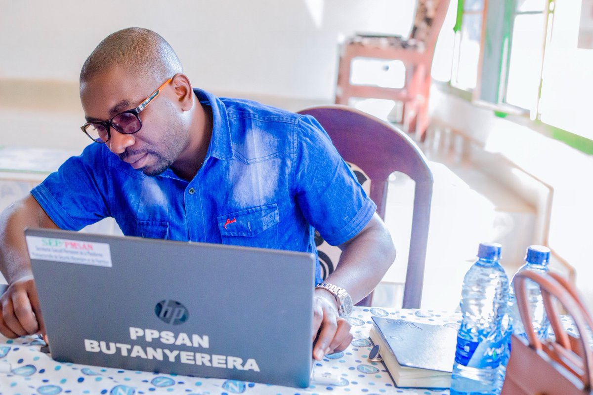 PButanyerera's tweet photo. 1/3 #Kiremba: L'équipe du Cabinet du Gouverneur de la Province de #Butanyerera a poursuivi, ce vendredi 24 juillet 2026, les formations sur l'élaboration des contrats de performances individuelles, après une première session organisée en Commune #Kirundo . #Burundi https://t.co/pk0z5s71Af