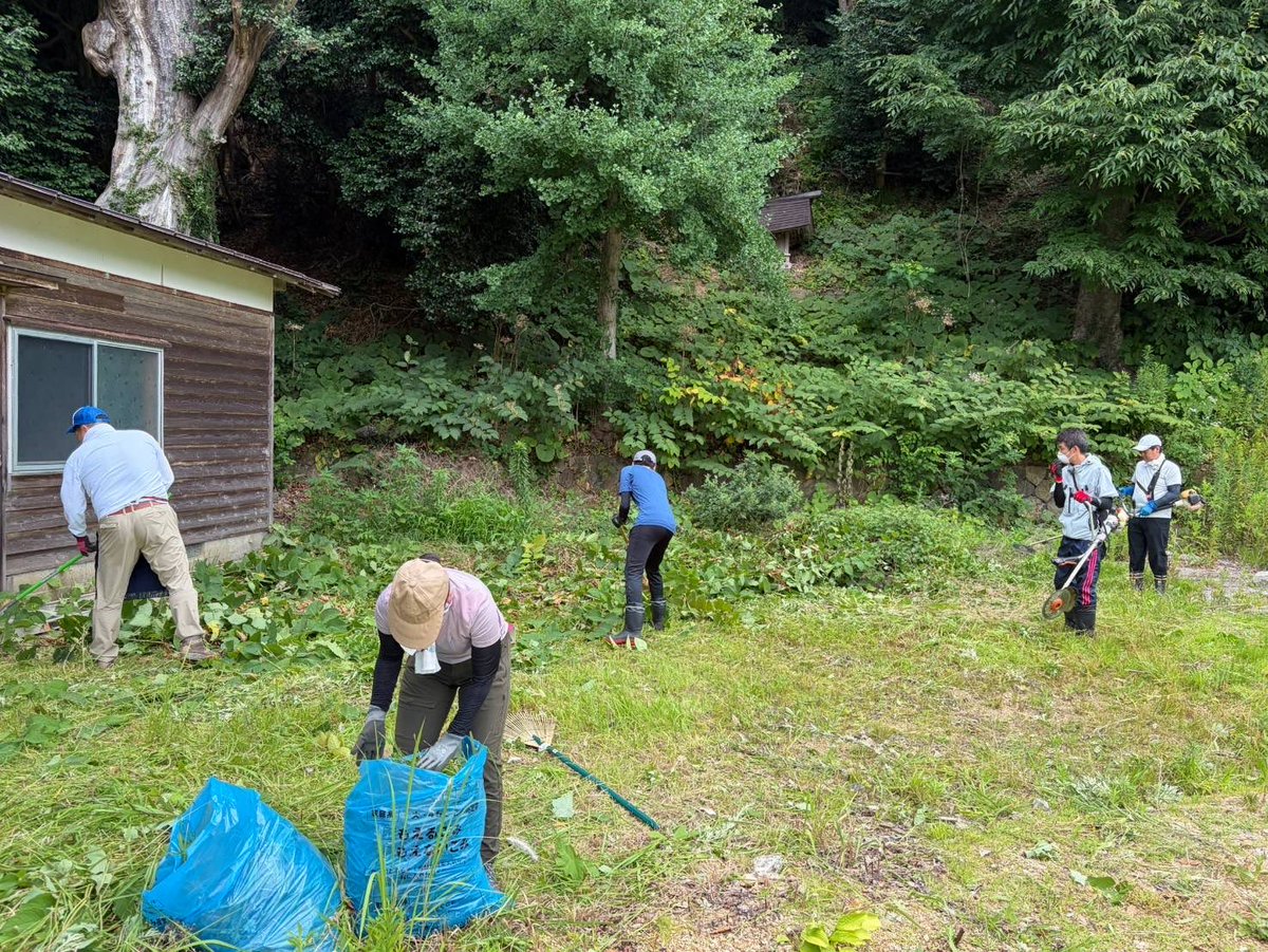 nagano_sinsei's tweet photo. 令和8年7月13日・14日、東海地区と災害協定を締結している北陸地区主催の「北陸地区復興支援並びに研修会」に参加いたしました。

初日は能登半島地震の被災地で支援活動を行い、翌日は発災当時の状況や、石川県神道青年会によるこれまでの支援活動についてお話を伺いました。 https://t.co/QlJQsCvaog