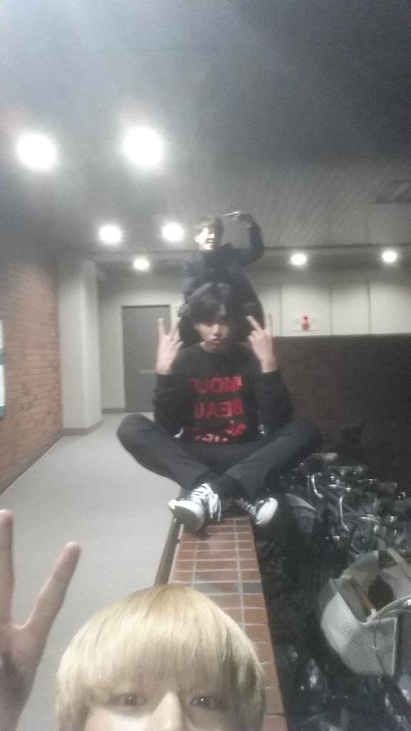 glosstete's tweet photo. hehe :3 https://t.co/EPbouoV9Wf