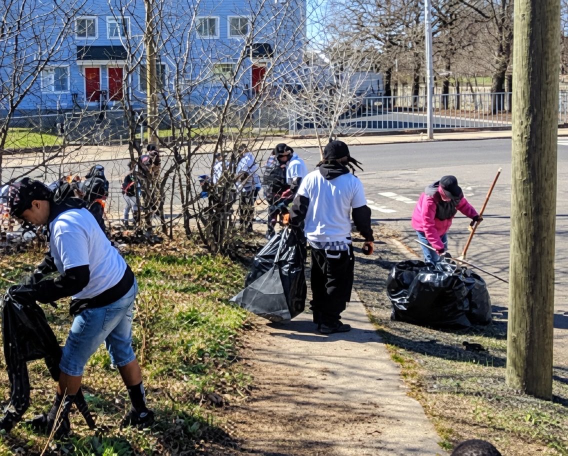 Phoneshubltd256's tweet photo. 🧹 Wake up and clean! National Cleaning Day is officially underway. Clear the drains, sweep the streets, and keep your neighborhood spotless between 7 AM and 10 AM. Let's respect the directive and keep our city shining! ✨ #NationalCleaningDay #KeepItClean #CommunityFirst https://t.co/9kGGZplJxe