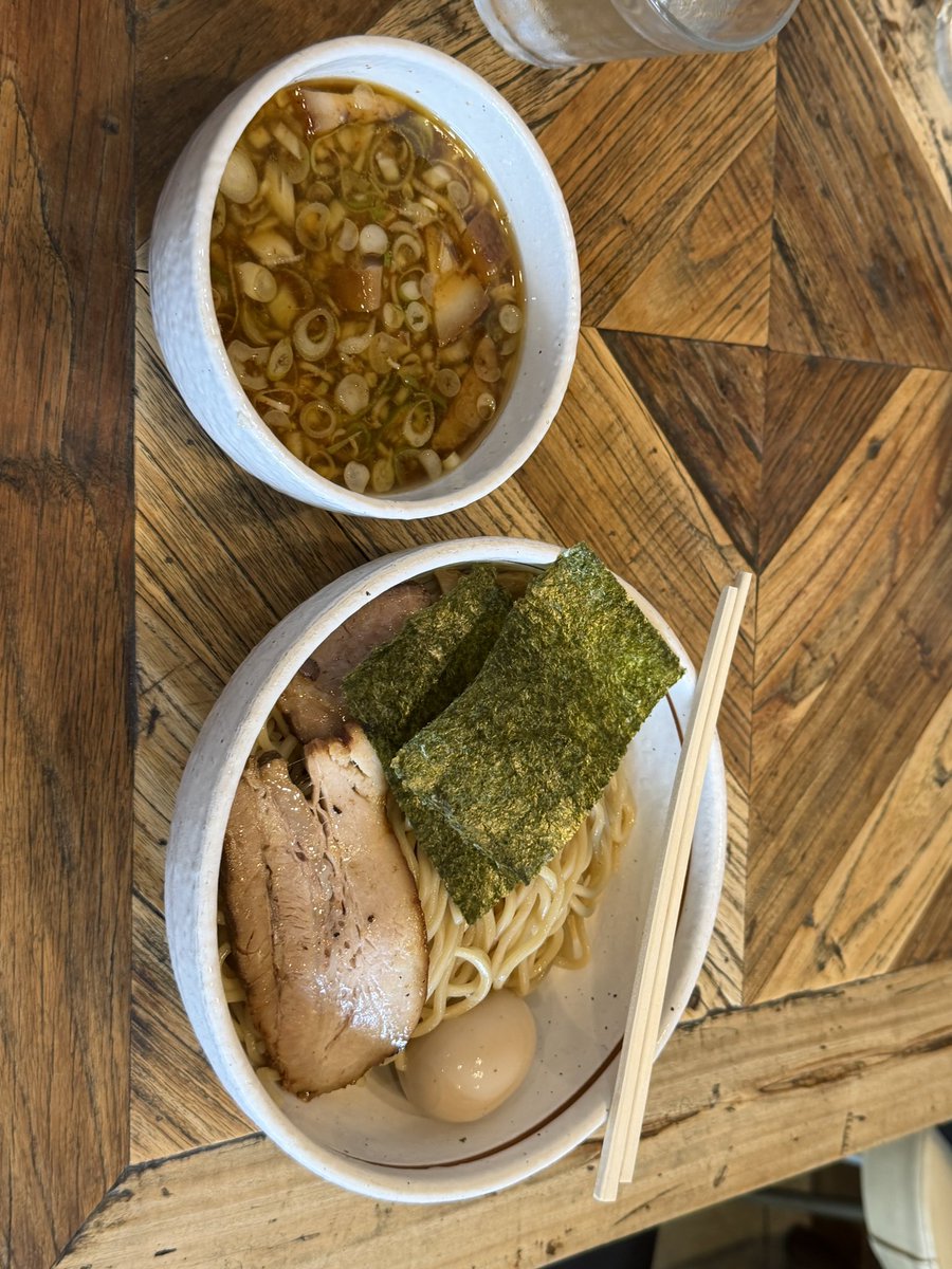 sr_hsgw's tweet photo. つけそばの麺の量、並みと中盛りが同じ値段なら、迷わず中盛り頼むよね

#BASSO
#早大通りいいよね https://t.co/W9gEOklBnn