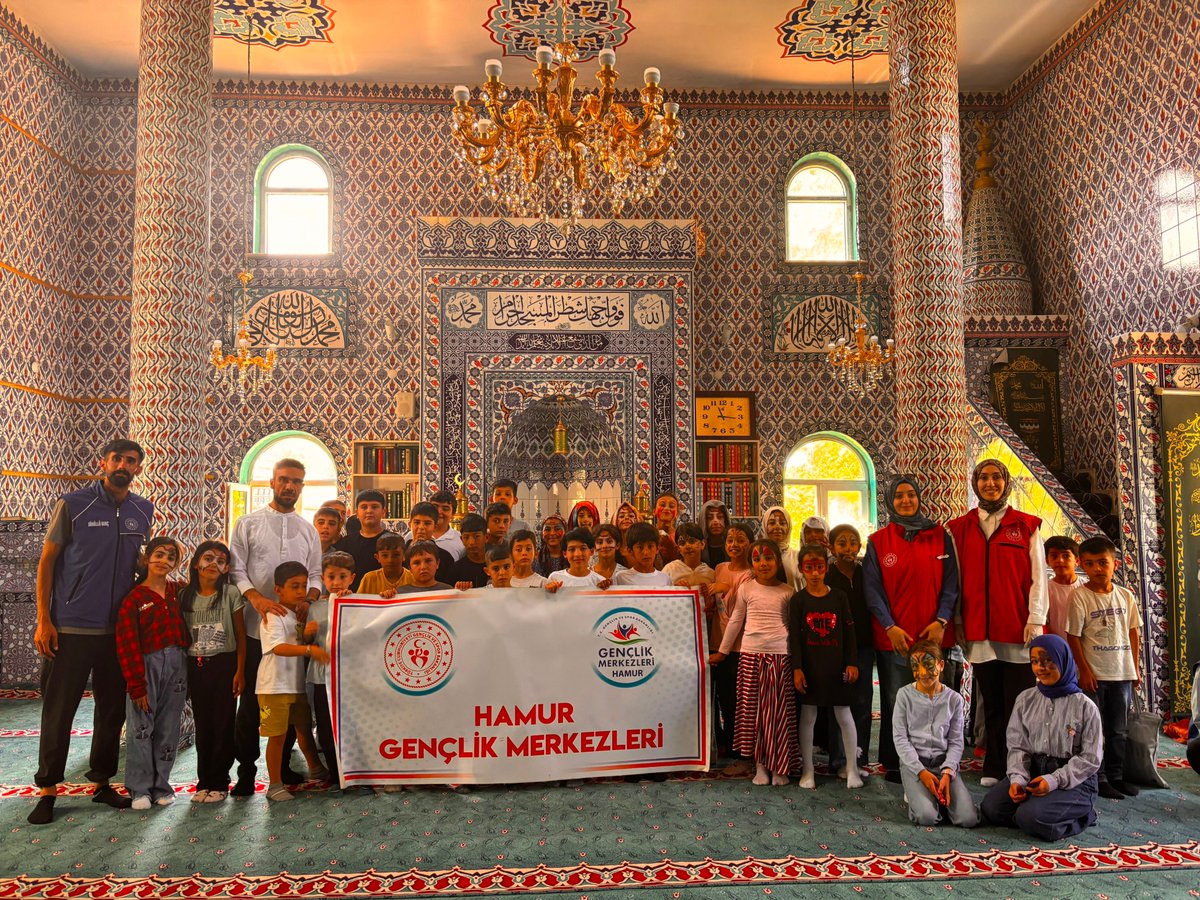 HamurGm's tweet photo. 📌Merkezim her yerde etkinlikleri kapsamında bugünkü durağımız Hamur Merkez Cami'siydi. Gençlerimizle oldukça eğlenceli bir gün geçirdik.😘🎉🌺 https://t.co/0iEWqdjn5d