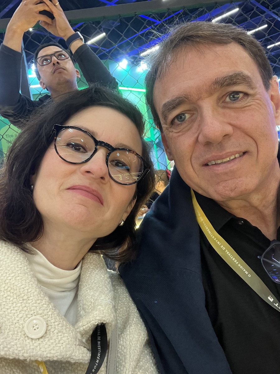 danimontori_at's tweet photo. Depois de 3 anos, a Expert XP contou com a minha ilustre presença! Hehe!

Bom sair da toca, dos trades e rever os amigos.

Alguns conteúdos diferentes, outros nem tanto. 

Na verdade, as experiências e conversas compartilhadas por essa “comunidade” nos ajudam a evoluir individualmente. É assim na vida, é assim no trade.