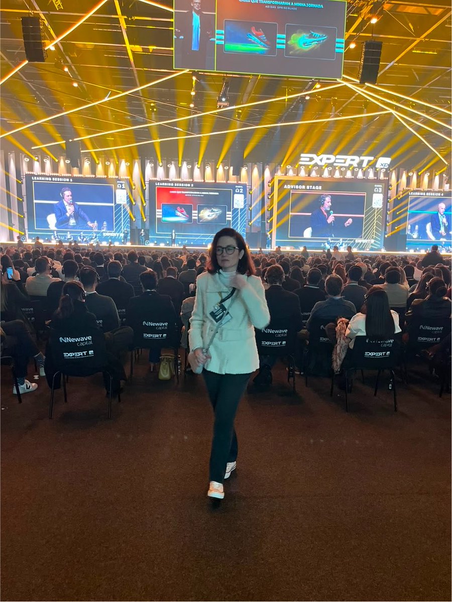 danimontori_at's tweet photo. Depois de 3 anos, a Expert XP contou com a minha ilustre presença! Hehe!

Bom sair da toca, dos trades e rever os amigos.

Alguns conteúdos diferentes, outros nem tanto. 

Na verdade, as experiências e conversas compartilhadas por essa “comunidade” nos ajudam a evoluir individualmente. É assim na vida, é assim no trade.