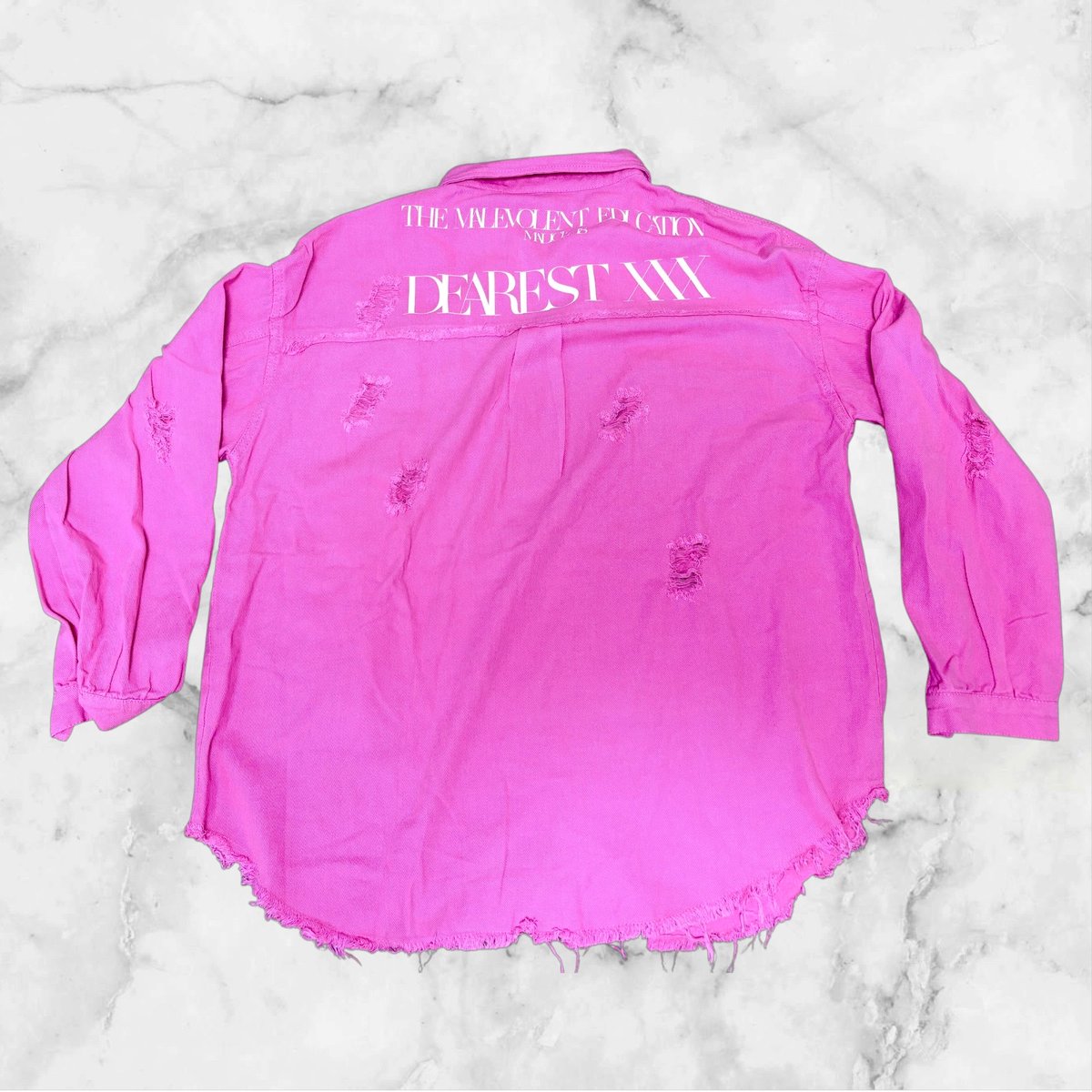 TM_EDUCATION18's tweet photo. TME Distressed Denim Shirt (pink , black)
16,000-

念願のカラーデニムシャツ
しかもダメージ加工です
合わせやすいダメージブラックデニムと気分あがっちゃうようなダメージピンクデニム
着回ししやすいアイテムかなと
腰に巻いてもよき

MZK https://t.co/OzVY6ebHfZ