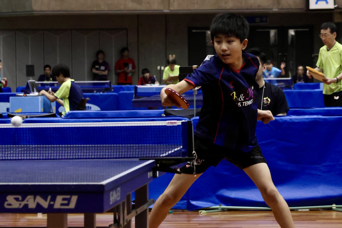 zennoh_sports's tweet photo. 🏓#全農杯 2026年全日本卓球選手権大会(ホープス・カブ・バンビの部) in神戸

【ホープス男子 第2ステージ】
鋭いスマッシュが飛び交います💫🔥

「ニッポンの食」パワーで がんばれ！🇯🇵

#全農杯ホカバ #卓球 #全農 https://t.co/ygWc3OOC4z