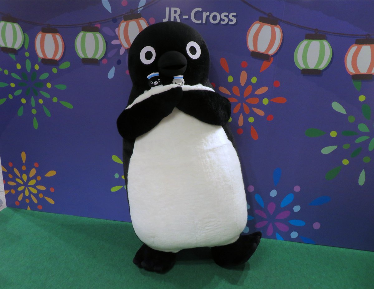 pingu651's tweet photo. Suicaの夏まつり Suicaのペンギン 撮影会にお迎えしたばかりのマリンぬいぐるみと一緒に参加しました https://t.co/JJ6fVt0ZMu