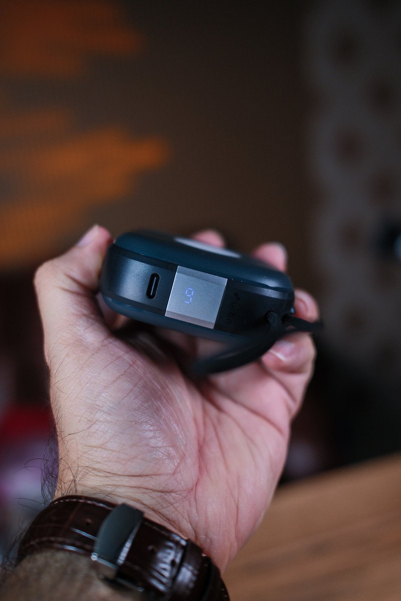 gogiinc's tweet photo. Your bag doesn't need 3 different cables anymore. URBN's Atom Link charges your iPhone, Apple Watch AND earbuds from one 10,000mAh unit plus it comes with a free MagTag Ring.
Here's the full breakdown 👇
https://t.co/WKOJjGVKSM
#URBN #AppleEcosystem https://t.co/jEfoOWylJd