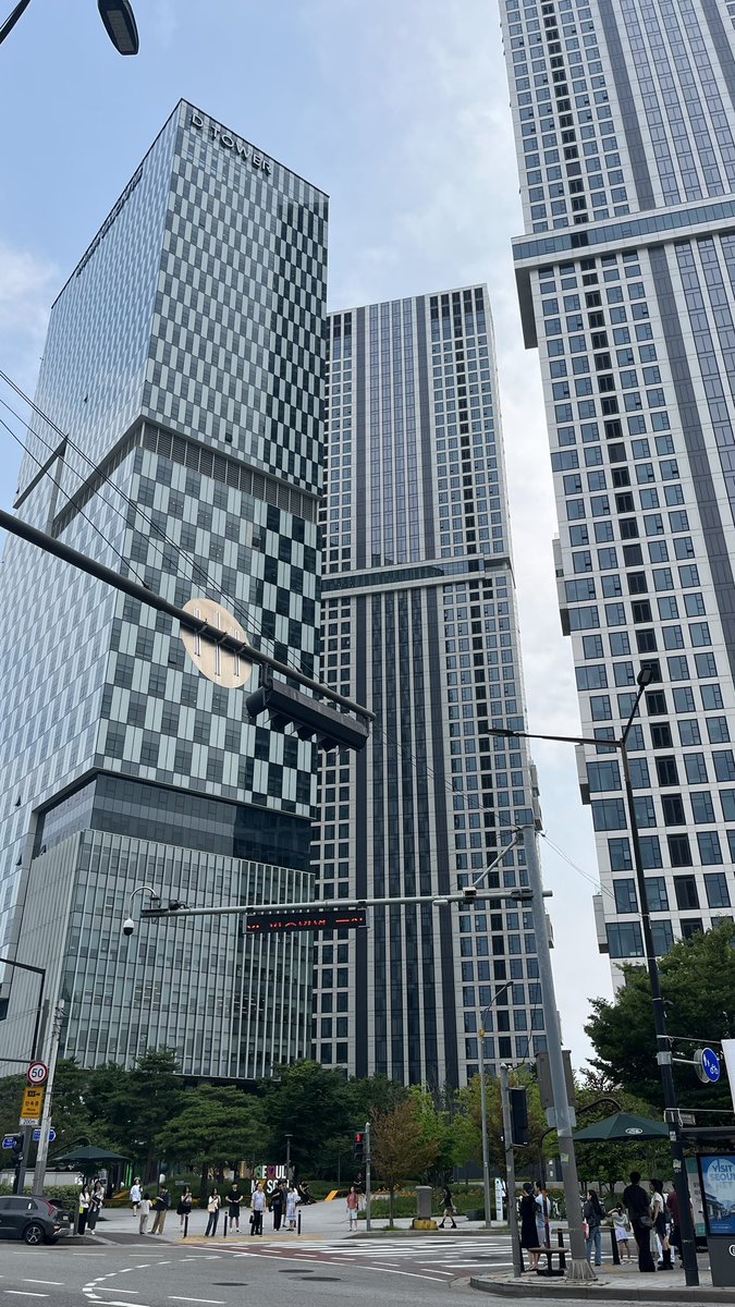 jaecyongie's tweet photo. Summer in Seoul 🥤 https://t.co/s3mLWcCC6A