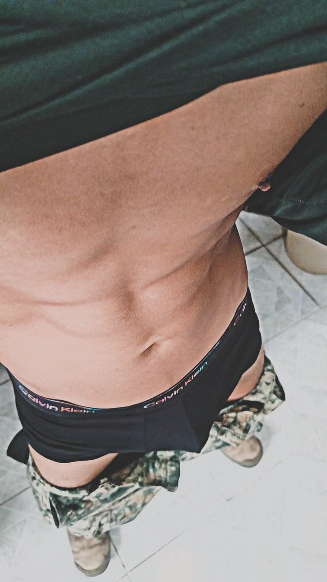 Soldierx_23's tweet photo. Má neta me hubiera gustado 🫢🥵
Un uniformado se deja chupar la verga por un chico que rico suena eso 🫢🤤
@Sextopiso_mx @TwinksEdoMex https://t.co/p5qNcUH3cE