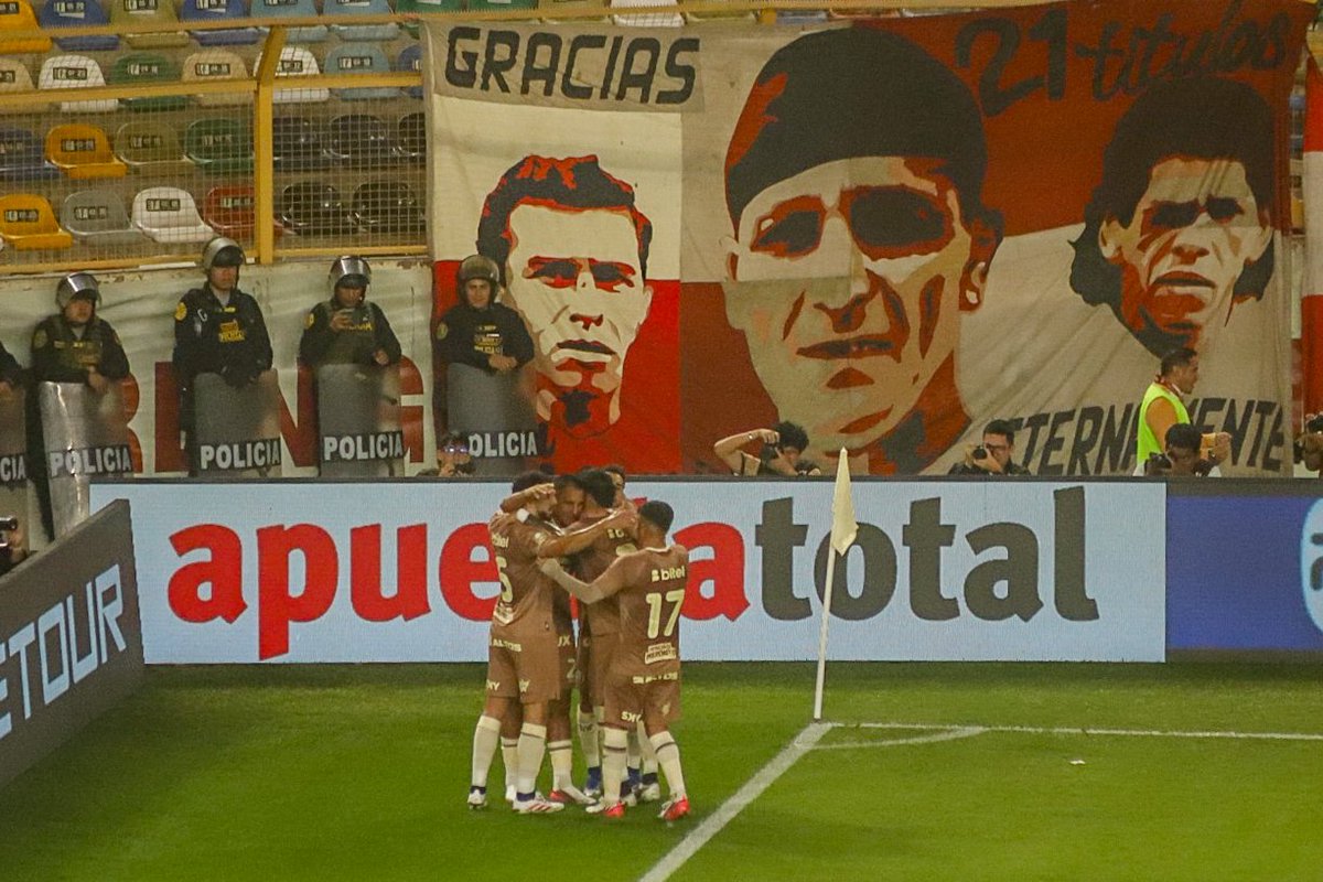 mijaelramirez24's tweet photo. Valegol y Lapagol, un enorme grazie!
Ⓤ 2 - 1 cusco fc https://t.co/iqmsxqIvkt