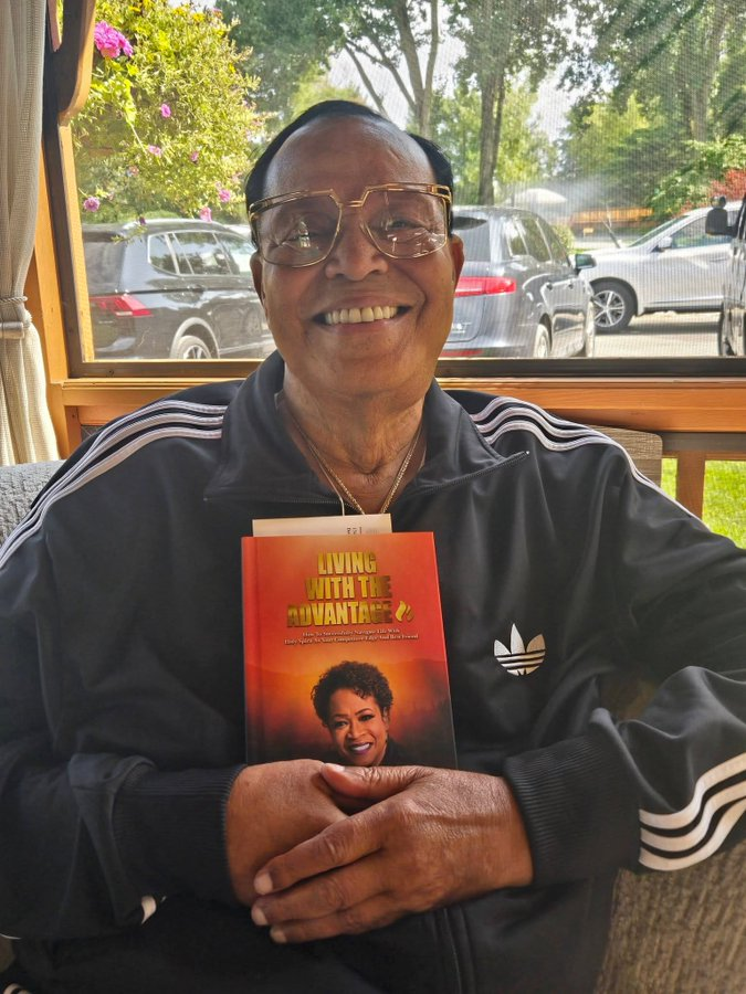 malcolmshabazz6's tweet photo. I love seeing Minister Farrakhan smile.  

I love seeing him happy.  

This is a recent picture of Minister Farrakhan that was taken a couple of days ago. https://t.co/fNFqcHWT4a