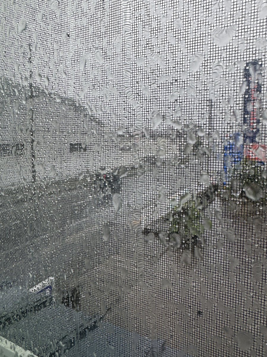 miyakoonodera's tweet photo. 今日、明日と夏祭りだがあいにくの雨です。
「大煙突日乗 」 〜今朝の煙突の見える風景〜 #煙突 #宮古市 #smokestack #japan #tohoku #iwate #miyako https://t.co/f7dQCWgsv9