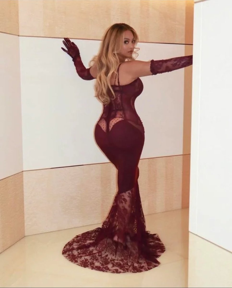 PulpFan2000's tweet photo. Beyonce is timeless https://t.co/6awuoL0XCW