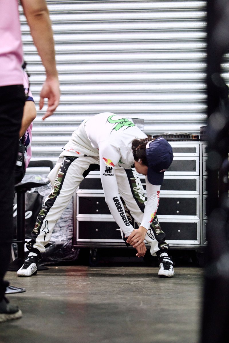 CnYibo's tweet photo. 【2026-07-25 YIBO-OFFICIAL Update】
"Race Day 1" 🏁
Calm under the heat, pushing the limits on track.
Qualifying is done—ready for Race 1! ✊️
PART1 
#王一博 #WangYibo王一博 #YIBO #wangyibo #왕이보 #หวังอี้ป๋อ https://t.co/PUpAZNWQhl
