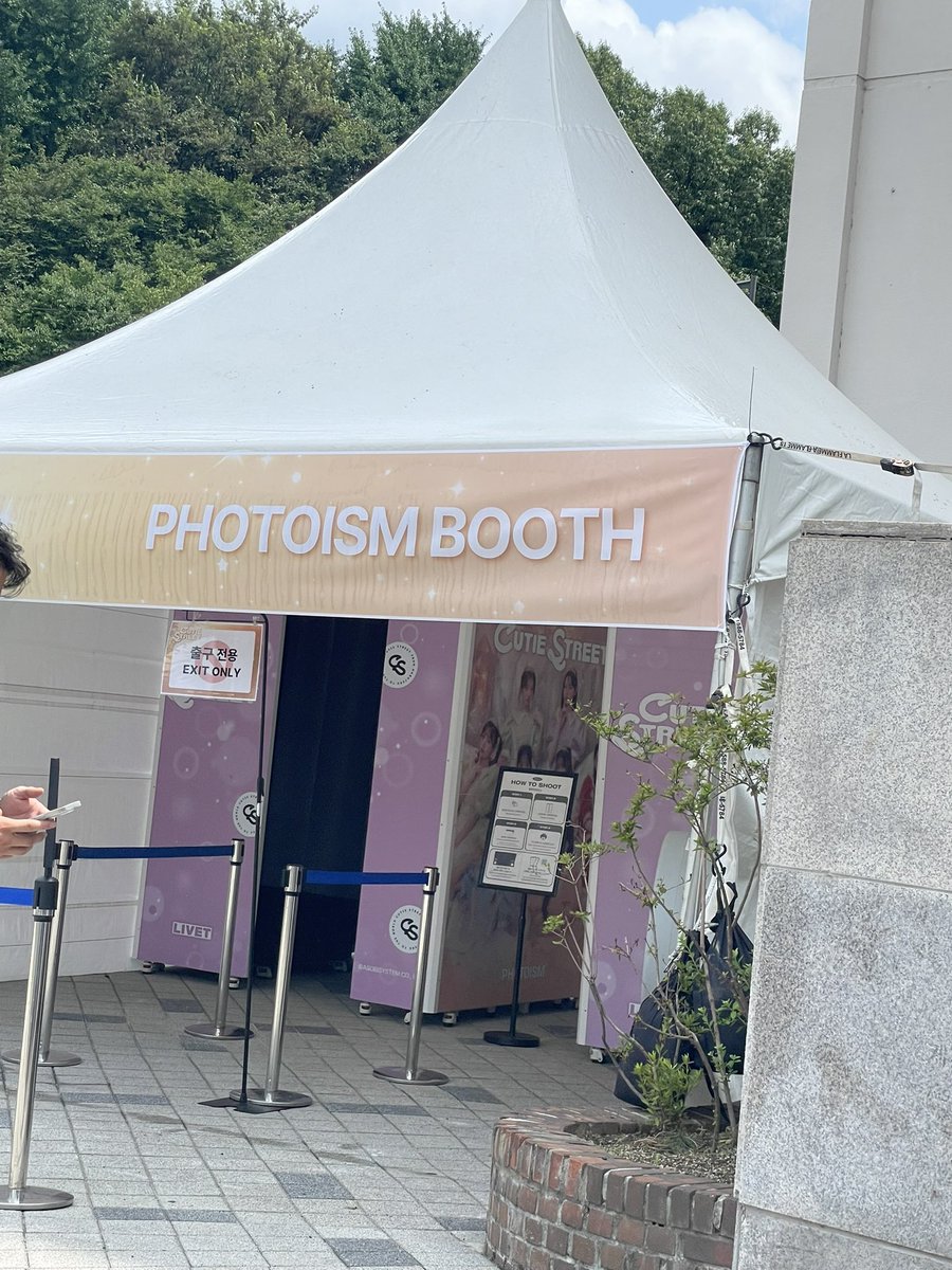 Mikity_212's tweet photo. プリ機あるやん！会場にも！！！ https://t.co/GBXAHBNZtf