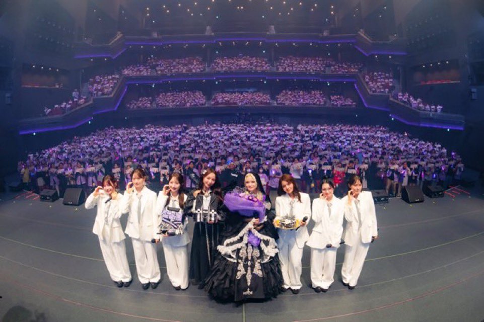 lunaluna0703's tweet photo. この生誕祭アクスタボールチェーン付いてなかったんですけど今回から変わりました？ https://t.co/ouoO5EQ7A0