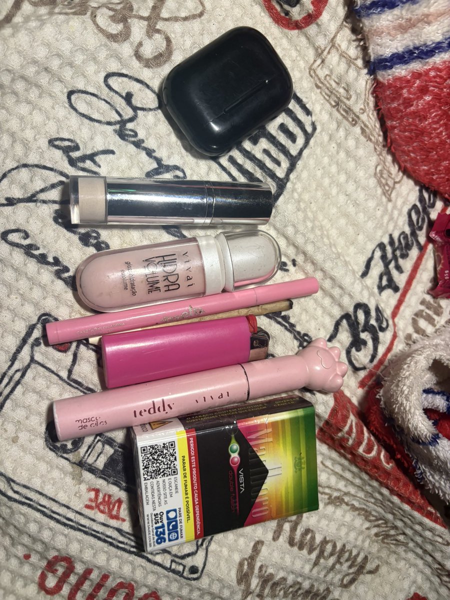 ghstgrlw's tweet photo. girls essentials https://t.co/nAlrOmn0X9