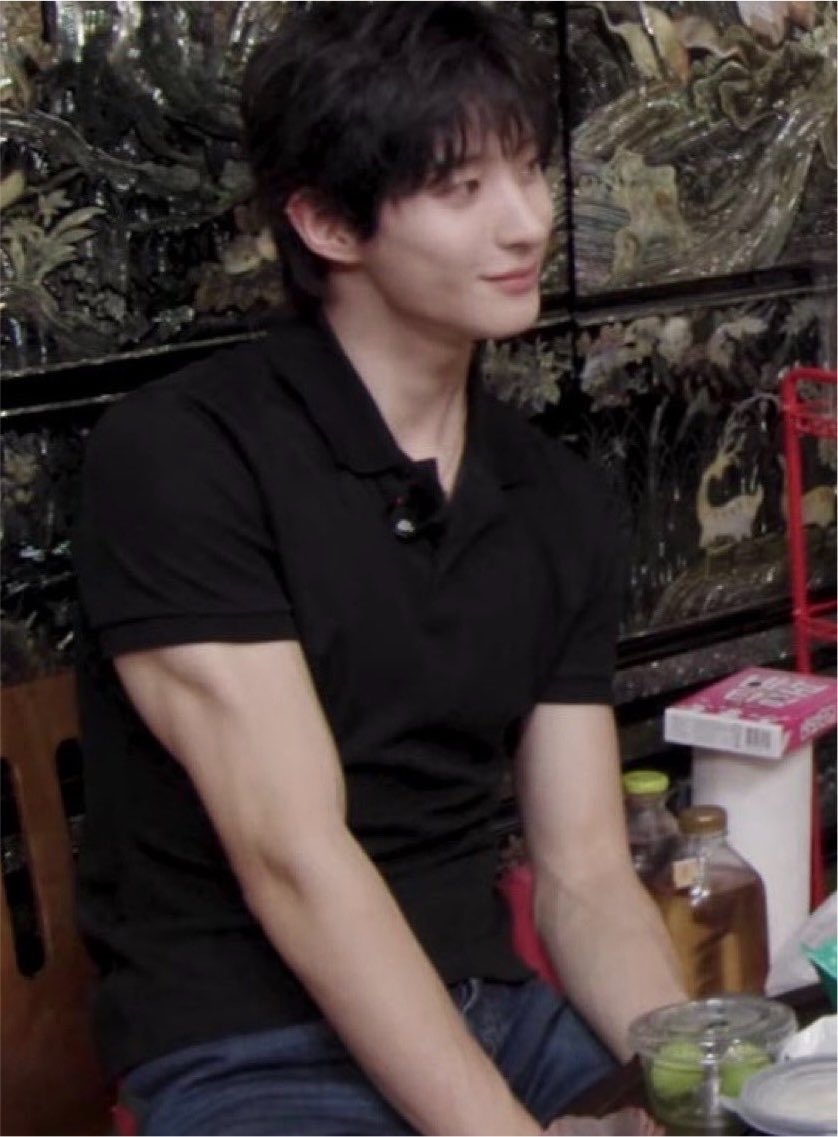afterglowtwigs's tweet photo. อยากนั่งกินเบียร์ 10 ลัง กับแอนตัน https://t.co/Zfkc1HMsgM