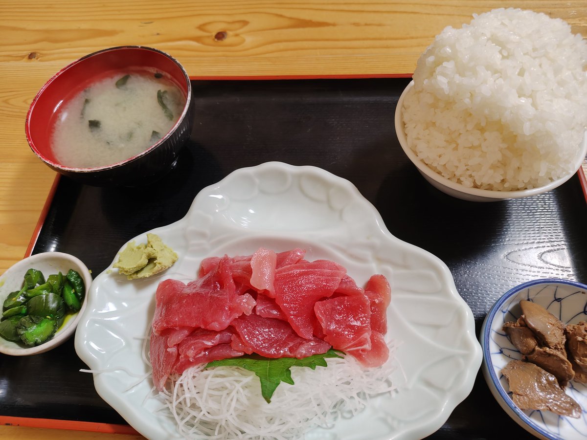 KiyoStyle0729's tweet photo. 夷隅にある　かさや食堂さんで昼食
中落ち定食と三色丼と唐揚��中盛りだっけかな
お腹パンパン　美味しかった😃
さてっ御朱印巡りに向かいますか😁 https://t.co/xs0oCxt5pL