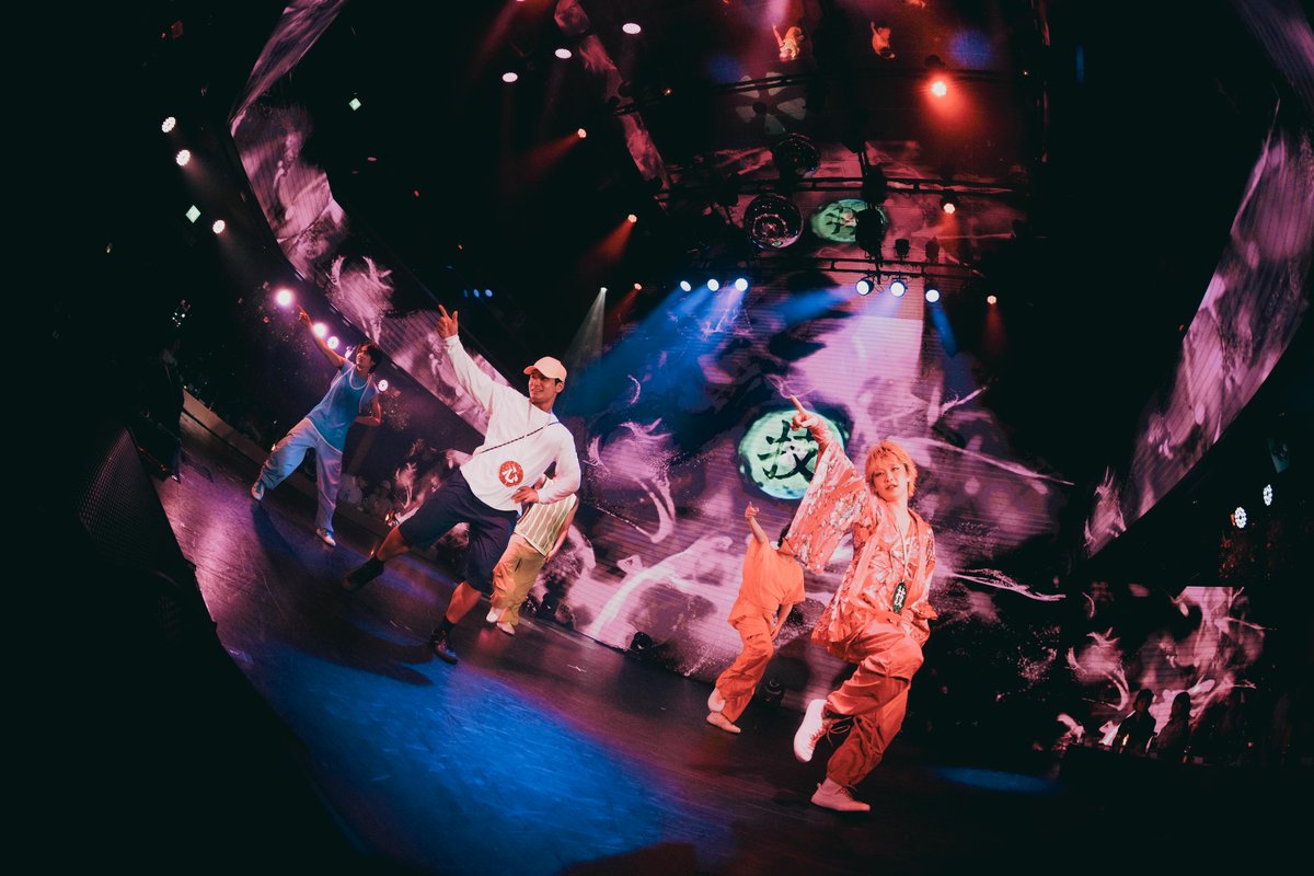 crazymuscle_jp's tweet photo. 【CRAZY FRAME #06】

大道具は、マッチョたち。
《開催中！》7/23(木)〜26(日) 全10公演
日本最大級の筋肉エンターテインメントショー。

12時公演終了！
 本日【16時／20時】の2公演！
⚠️当日券は残りわずか！会場受付にて現地決済でご購入いただけます！
📍座・グラン東京（東京・新橋）

🎫明日の千秋楽チケットはこちら
 https://t.co/x7mO6vhNCN
@takapon_jp