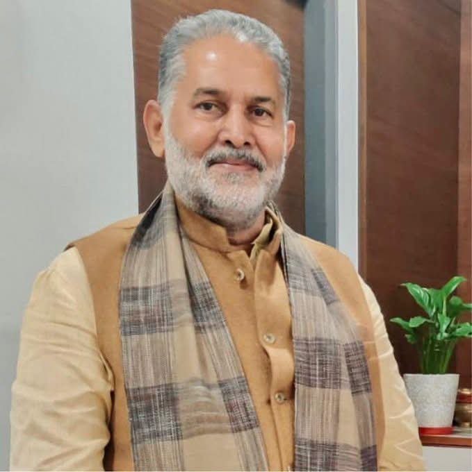 Dr. Arvind Sharma Cabinet Minister(मोदी का परिवार) tweet media