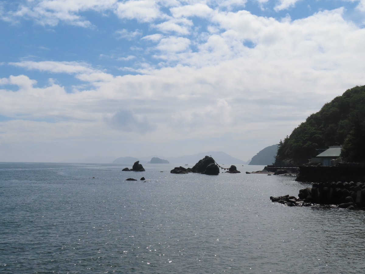 soccer991's tweet photo. 2025/7/10に参拝 二見興玉神社
海王大和国のカエル像
二見浦駅から神社に向かう途中のカエルの像。ケロッピみたい
無事帰るをもじって名前つけられてるようです。ブージィーとエルカ
#二見興玉神社 #御朱印 #神社仏閣 #神社 https://t.co/KCssk37ddZ