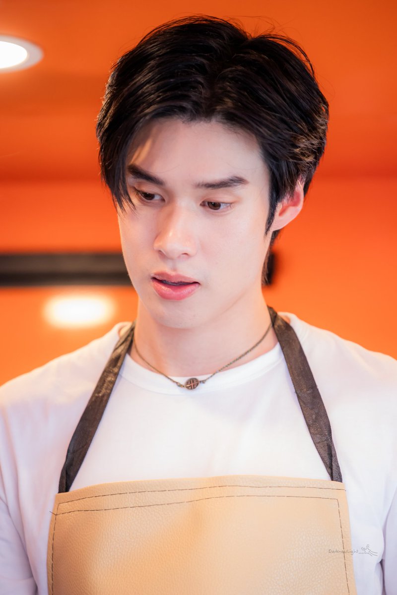 DarknessLight__'s tweet photo. ตั้งใจฟังวิธีทำเบอร์เกอร์สุดๆ

#peakpeemapol @peakpeemapol https://t.co/W0S7WgaP4F