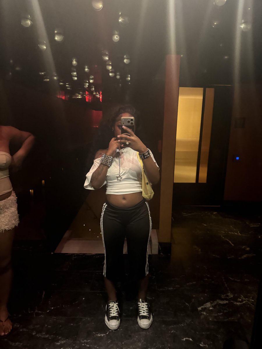 prinxesskhi's tweet photo. #dabaddest💋 https://t.co/moGRxh0kU5