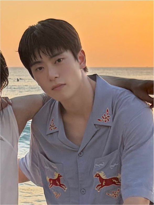 yunotized's tweet photo. jaehyun in bali~ https://t.co/XQNkal5AG9