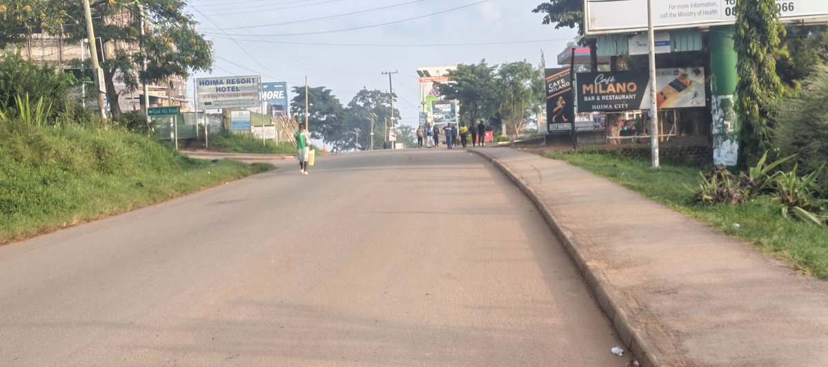 SpiceFMHoima's tweet photo. UPDATE: Empty streets in Hoima City as the National Cleaning campaign gets underway. https://t.co/vMapyB3v4d