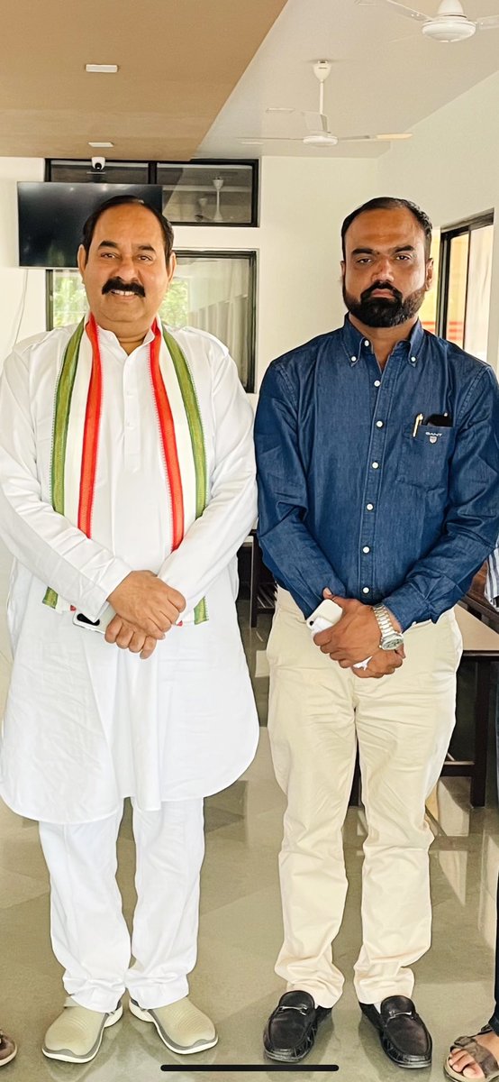 ankitankupatel's tweet photo. अखिल भारतीय कांग्रेस कमेटी के राष्ट्रीय सचिव पूर्व विधायक श्री @snp_inc जी को जन्मदिवस की हार्दिक हार्दिक शुभकामनाएँ बधाई..

मैं ईश्वर से आपके उत्तम स्वास्थ्य दीर्घायु एवं सफल सार्वजनिक जीवन की कामना करता हूँ जनसेवा के प्रति आपका समर्पण निरंतर नई ऊंचाइयों को प्राप्त करे.. https://t.co/Jtmdl9WRLt
