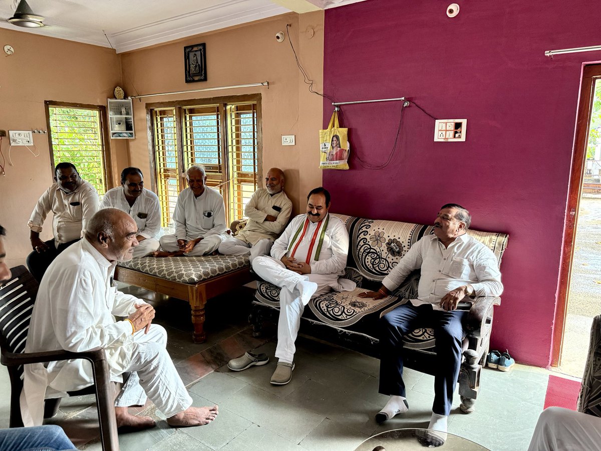 ankitankupatel's tweet photo. अखिल भारतीय कांग्रेस कमेटी के राष्ट्रीय सचिव पूर्व विधायक श्री @snp_inc जी को जन्मदिवस की हार्दिक हार्दिक शुभकामनाएँ बधाई..

मैं ईश्वर से आपके उत्तम स्वास्थ्य दीर्घायु एवं सफल सार्वजनिक जीवन की कामना करता हूँ जनसेवा के प्रति आपका समर्पण निरंतर नई ऊंचाइयों को प्राप्त करे.. https://t.co/Jtmdl9WRLt