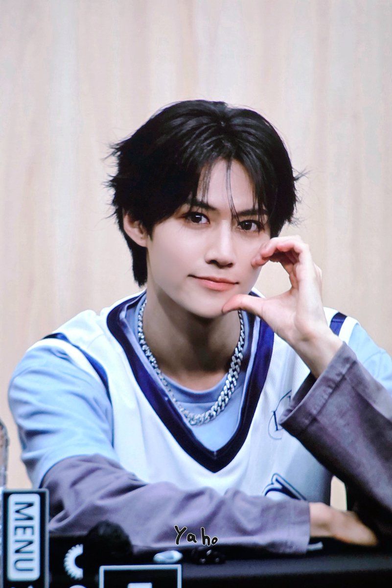 __yaho___'s tweet photo. 260724 

🫶🏻

#Ian #이안 #노성철 #루네이트 #LUN8 https://t.co/mfgXxtL4Zu