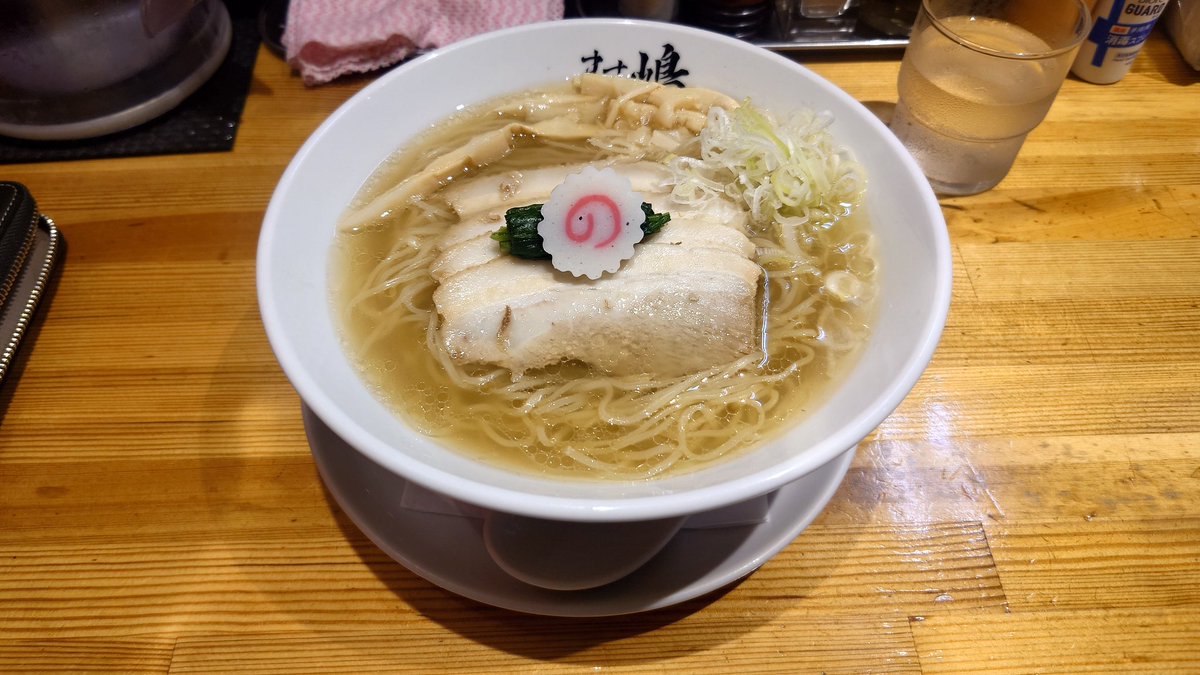 SHIR0_VRC's tweet photo. おはしろ〜
昨日はシマちゃん(@shimarisu_2010)と
シーシャとラーメン行ってきたぞ！！ https://t.co/gHMZfY9s6R