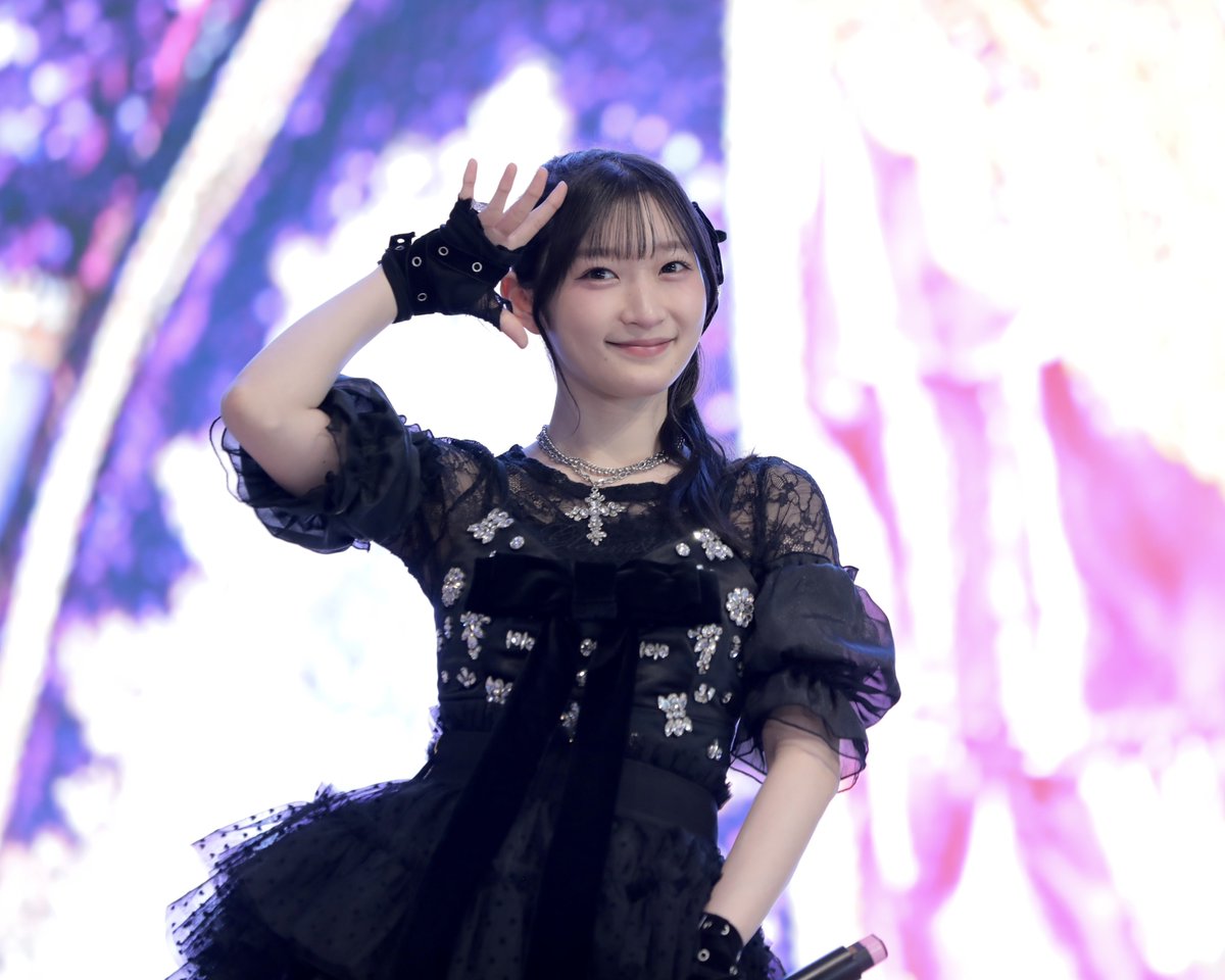 PPPdddes's tweet photo. "5thシングル『HANAKIN/シャニカマー』発売記念 ミニライブ＆一言お話し会イベント"第1部
2026.07.25 at セブンパーク天美

宮本 佳林さん (@karin__miyamoto)
①

撮影曲: シャニカマー
#HANAKARIN #HANAKIN #宮本佳林 https://t.co/A7fERdYTpE