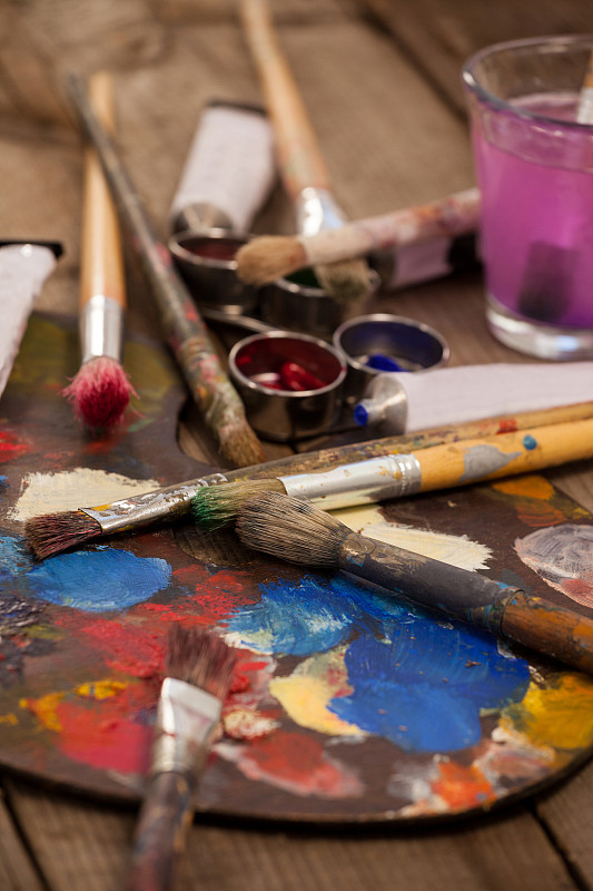 OlegTkachev12's tweet photo. Want to pick up a new skill this week Try 15 minutes of watercolor doodling—no experience needed, just fun and messy paint swipes! https://t.co/yqxVg716Fh