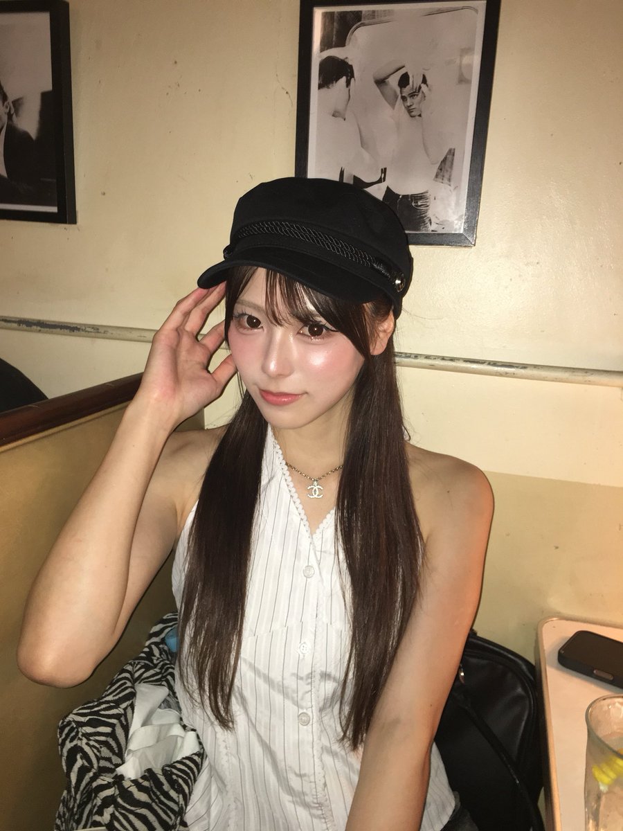 duct_taped's tweet photo. 카페 ☕ *°
#주말일상 #일상 #ootd https://t.co/5X52Brf9Ys